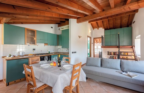 San Felice del Benaco Apartment | Bruno House Lakeview & shared pool, San Felice del Benaco, Italy