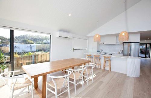 Alonnah House | Bruny Island Sunset Retreat