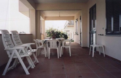 Bruzzano Zeffirio Apartment | Bruzzano Zeffirio: apartment with stunning sea views - 2 rooms - 4/5 personsAppartamento di lussoCasa con giardino(Guida)