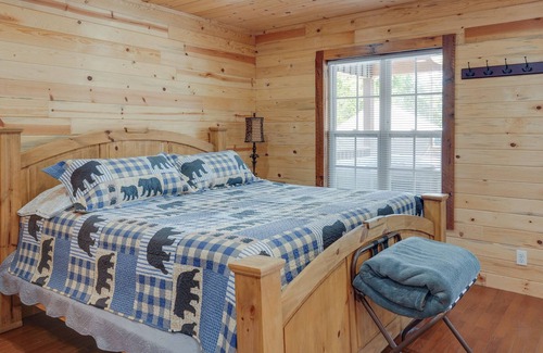 Bryant Apartment | Bryant Retreat: Private Hot Tub, Pool Access!