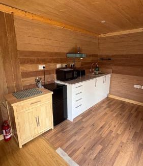 Port Talbot Cabin | Bryn Bettws Lodge