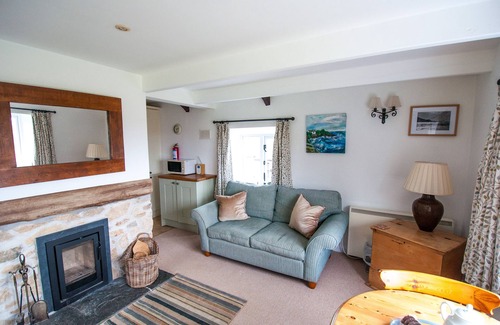 St. Wenn Cottage | Bryn Cottage – Charming Rural Cornish Cottage | 10% OFF Seasonal Special