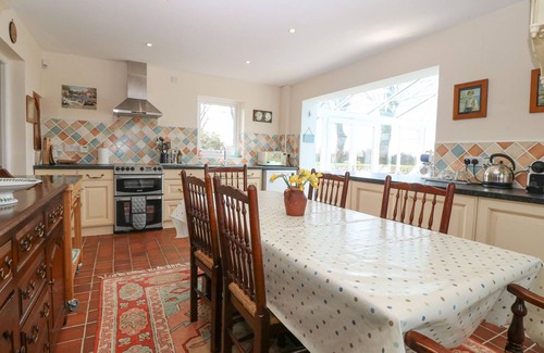 Edern Cottage | BRYN CYTTUN, pet friendly, country holiday cottage in Morfa Nefyn