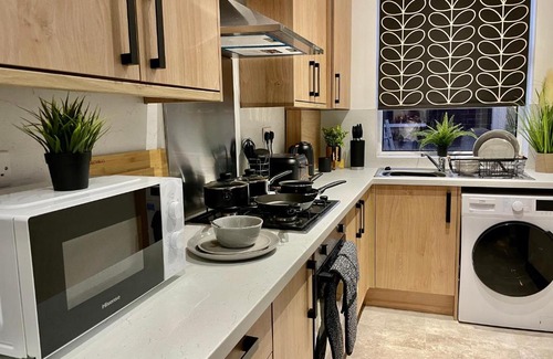 Oldham House | BSR SUITES Sharples Hall