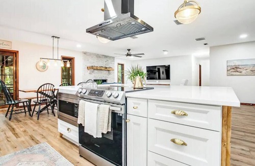 Amelia City House | Buccaneer Bungalow on Amelia Isle - Premium Vacation Rental!
