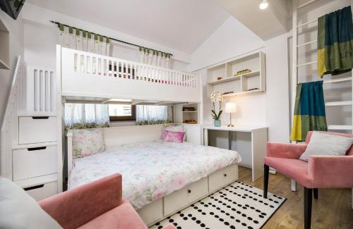 Bucharest Apartment | Bucharest Penthouse with Sauna and Terrace
