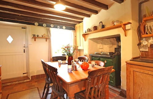 Pentraeth Cottage | BUCK COTTAGE, pet friendly, with open fire in Red Wharf Bay