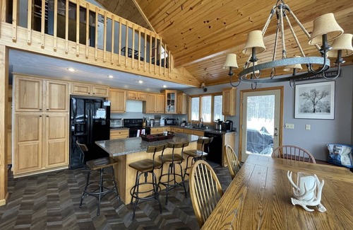 Davis House | Buck`s Branch - 123 Aspen Knoll RoadnnBuck`s Branch - Air Conditioning, Fire Pit, Short Drive to Two Ski Areas & Two State Parks