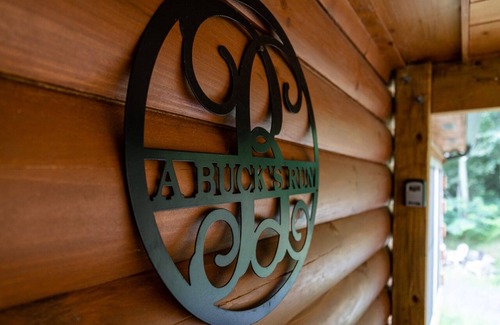 Luray Cabin | Buck's Run: Shenandoah Mountain Log Cabin with a unique view of the Shenandoahs
