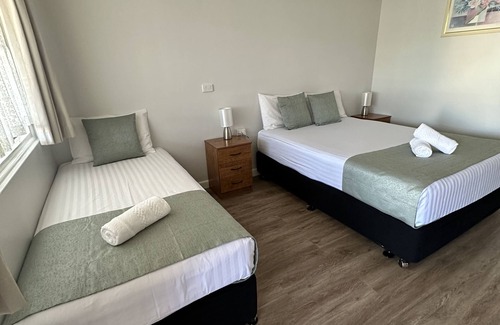 Gloucester Hotel | Bucketts Way Motel