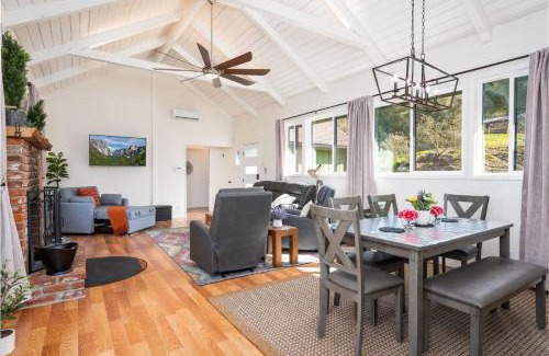 Yosemite Forks House | Buckeye Bungalow w hot tub/firepit/views Pet Friendly