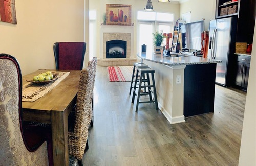 Ardmore Villa | Buckhead Piano💛 Villa (Nurse+family friendly)