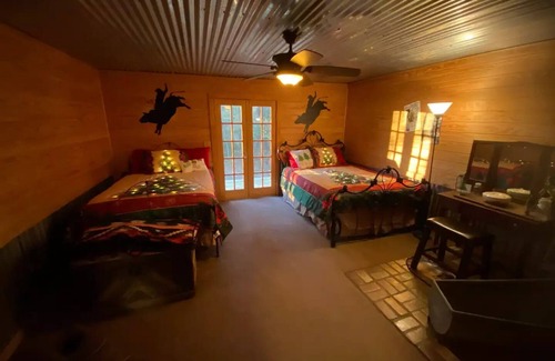 Webster Parish Cottage | "Bucking Bull Bunkhouse" on Bucking Bull Farmn