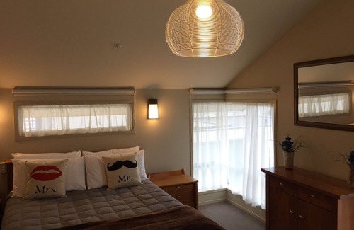 Bucklands Beach Hotel | Bucklands Beach Waterfront Motel