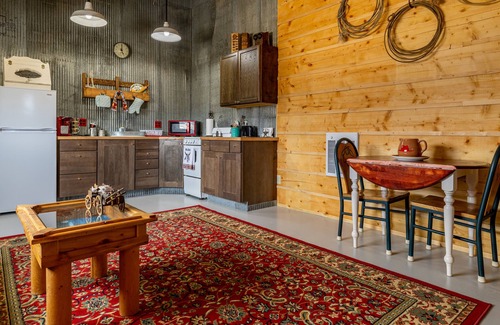 Wapiti Cabin | Buckshots Bunkhouse in the Wapiti Valley