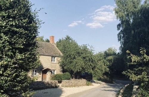 Aldsworth Cottage | Bucolic 5 bedroom Cotswold cottage in beautiful rural location
