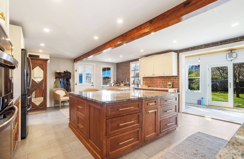 West of Town House | Bucolic charming 4-bedroom. Great location, short drive to Town and beaches.