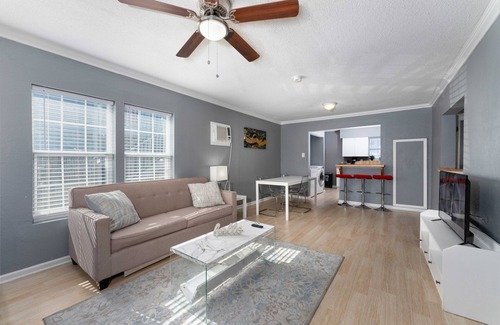 Central City House | Budget 2BDR-PetsOK-Extd Stays-WD-Central