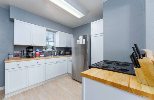 Central City House | Budget 2BDR-PetsOK-Extd Stays-WD-Central