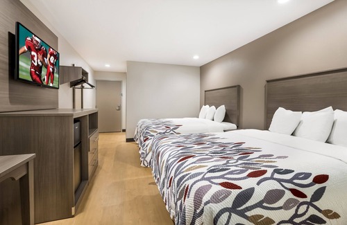 Sulphur Hotel | Budget Bliss: 3 Affordable Units, Pets Allowed! Close to Chennault Int’l Airport