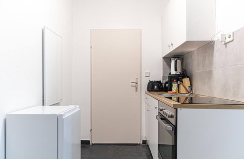 Meidling Apartment | Budget City Living: 1BR w