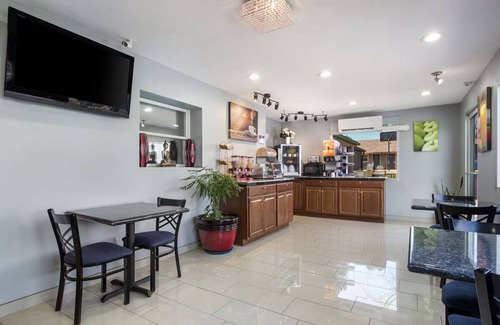 Salem Hotel | Budget-friendly Accommodations at Knights Inn & Suites Salem! Free Parking