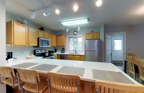 Big Horn Condo | Budget-Friendly Condo, Steps from the New Bear Back Poma