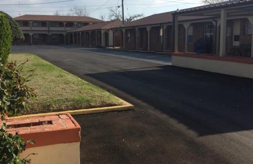 Vernon Hotel | Budget Host Inn