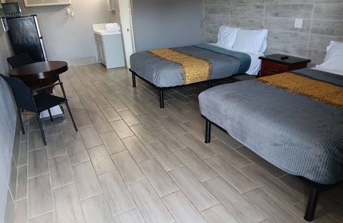 Historic Downtown Kissimmee Hotel | Budget Inn East