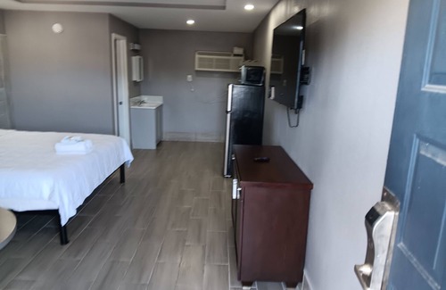Historic Downtown Kissimmee Hotel | Budget Inn East