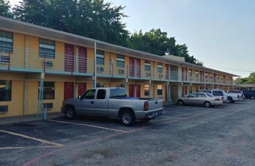Denison Hotel | Budget Inn