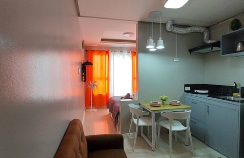 Ermita Night District Condo | Budget Stay with Bay & City Lights View