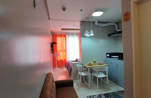 Ermita Night District Condo | Budget Stay with Bay & City Lights View