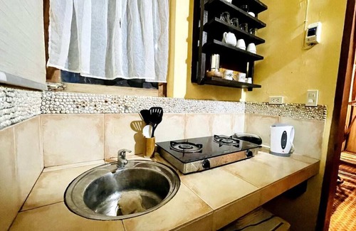 Yapak House | Budget Studio with Kitchen – 4 Min to Beach