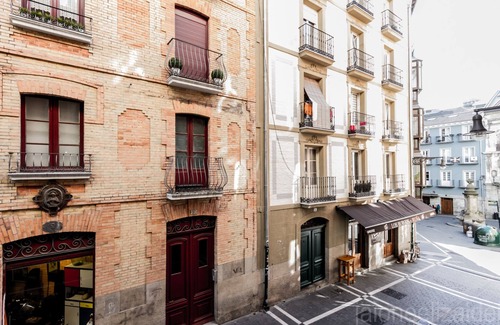 Old Town Condo | Buen Camino Apartment