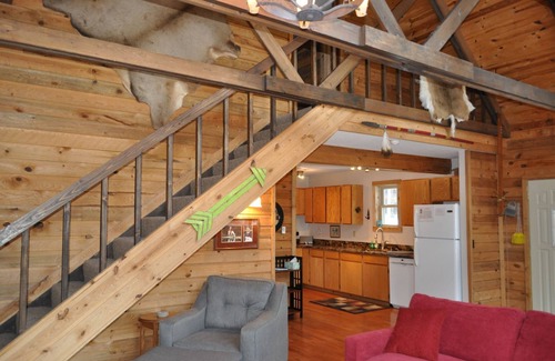 Lead Cabin | Buffalo Loft | 2 Bed, 2 Bath
