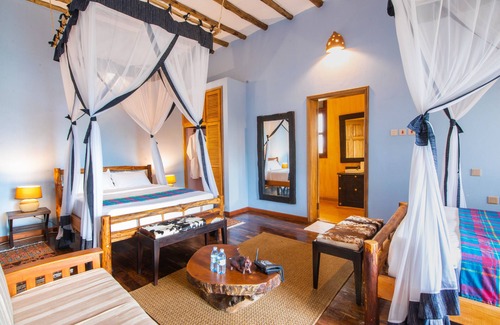 Kasese Cabin | Buffalo Safari Lodge