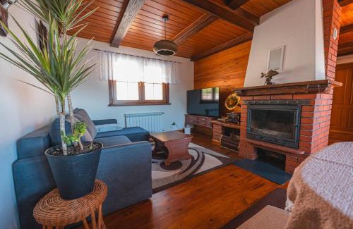 Drohiczyn House | Bug Na Skarpie - Domek Wypoczynkowy z Jacuzzi i Kominkiem