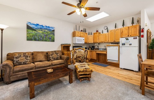 Fall River Estates Condo | Bugle Pointe A02 (HT)