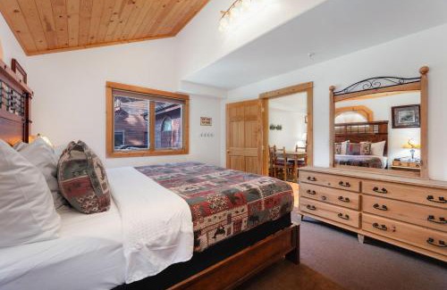 Fall River Estates Apartment | Bugle Pointe B15 by Estes Park Condos