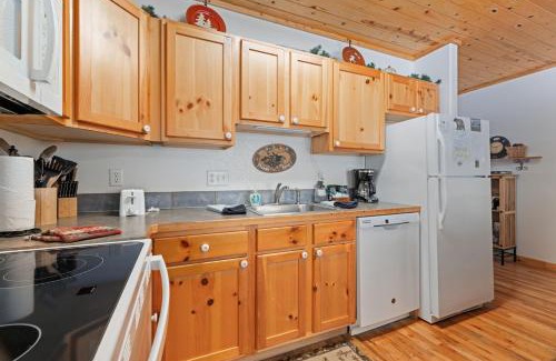 Fall River Estates Apartment | Bugle Pointe B18 by Estes Park Condos