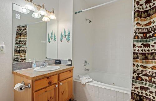 Fall River Estates Apartment | Bugle Pointe B18 by Estes Park Condos