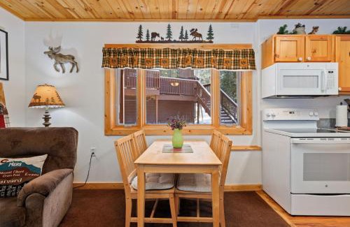Fall River Estates Apartment | Bugle Pointe B18 by Estes Park Condos