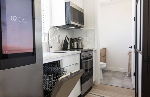 NoHo Arts District Apartment | Built 2024 Scandinavian-Style Studio with DECK p82