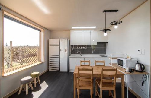 Hallim House | Built in Garage Jeju