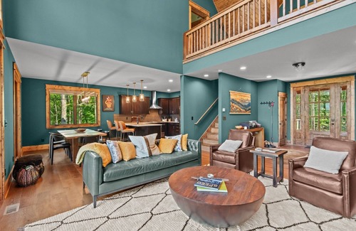 Beech Mountain Cabin | Bull & Bear at EN -hot tub, EV charger, indoor and outdoor fireplaces