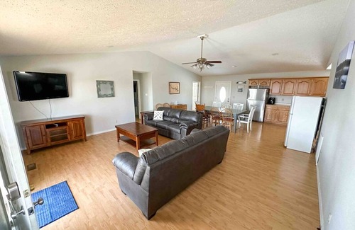 Theodosia House | Bull Shoals Lake House - Marina & Restaurant Near