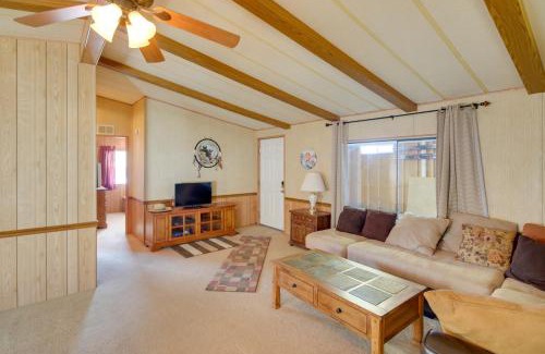 Holiday Shores House | Bullhead City Home with Fire Pit - Walk to CO River!