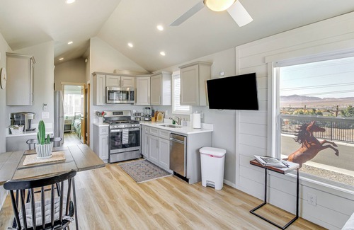 Bullhead City House | Bullhead City Vacation Rental w/Resort Pool!