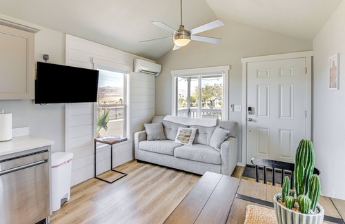 Bullhead City House | Bullhead City Vacation Rental w/Resort Pool!